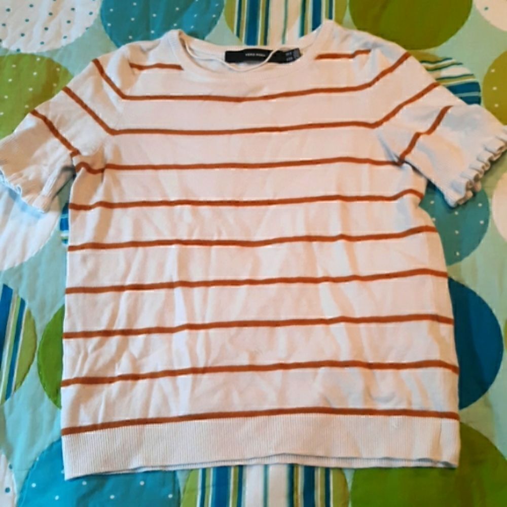 Vero Moda, top, ruffled short sleeve, white with taupe strip. XS
